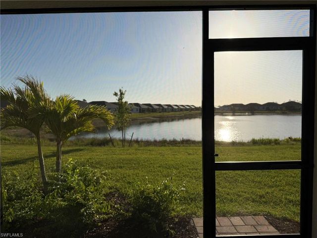 20333 Camino Torcido LOOP, North Fort Myers, FL 33917