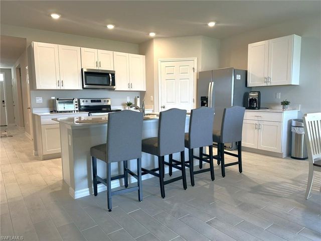 20333 Camino Torcido LOOP, North Fort Myers, FL 33917