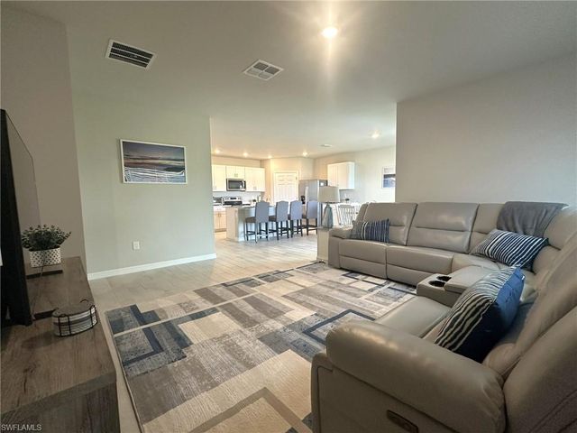 20333 Camino Torcido LOOP, North Fort Myers, FL 33917
