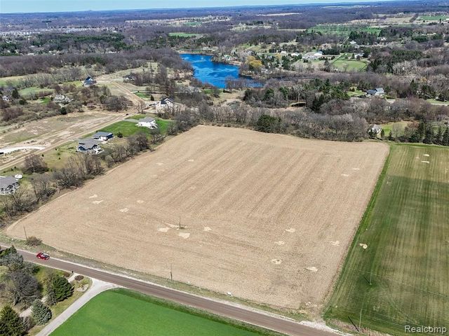 7680 Parshallville Road, Hartland, MI 48430