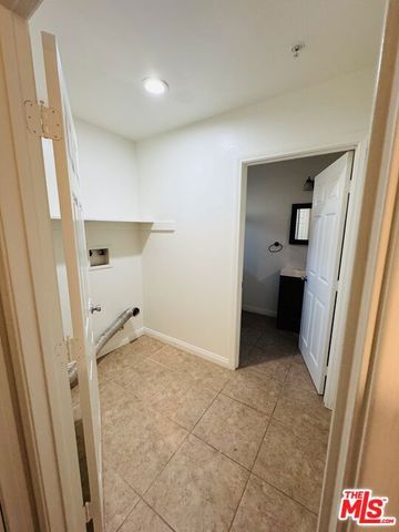 8820 Orchard Avenue 8820, Los Angeles, CA 90044