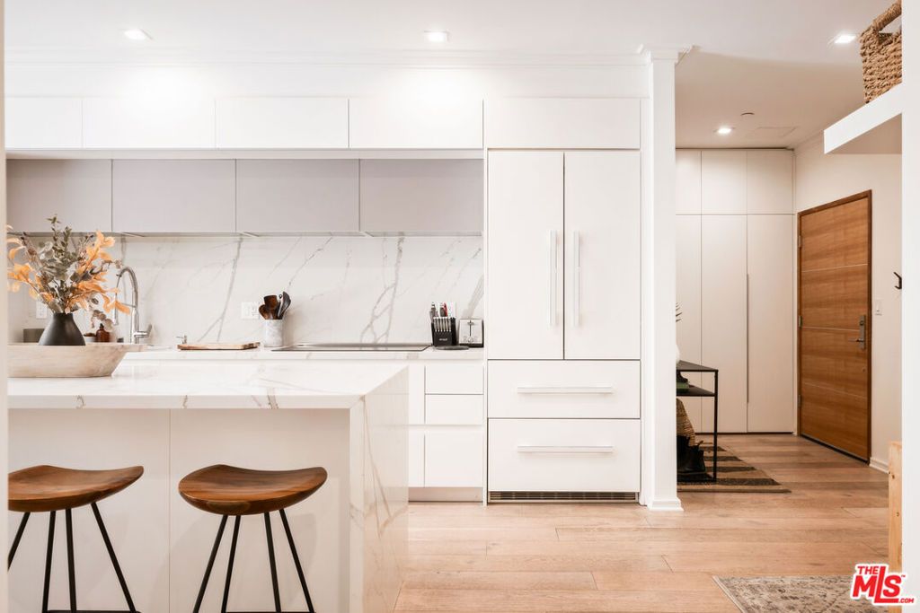 132 N Swall Drive 101, Los Angeles, CA 90048