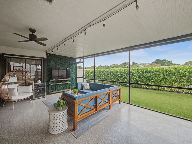 2631 Mohawk Circle, West Palm Beach, FL 33409