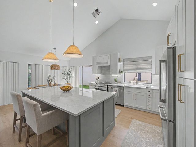 2631 Mohawk Circle, West Palm Beach, FL 33409