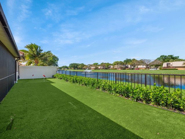 2631 Mohawk Circle, West Palm Beach, FL 33409