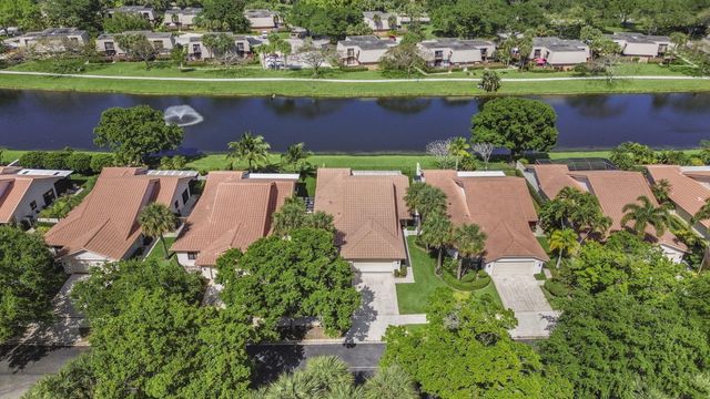2631 Mohawk Circle, West Palm Beach, FL 33409
