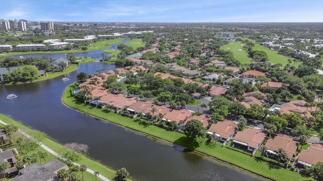 2631 Mohawk Circle, West Palm Beach, FL 33409