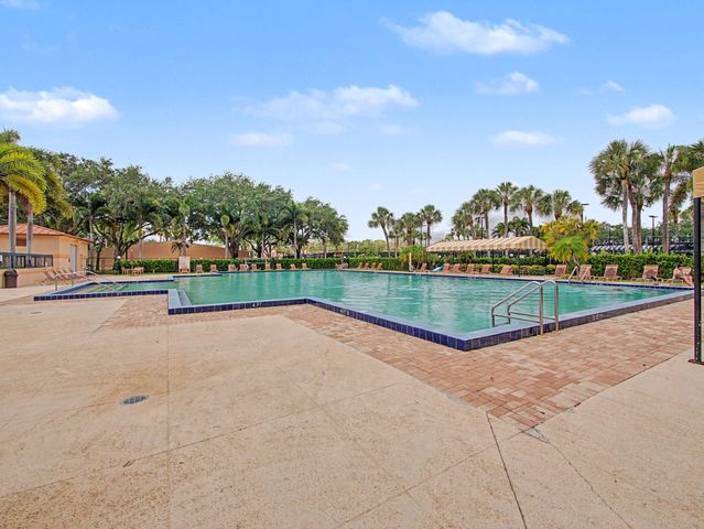 2631 Mohawk Circle, West Palm Beach, FL 33409