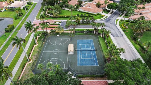 2631 Mohawk Circle, West Palm Beach, FL 33409