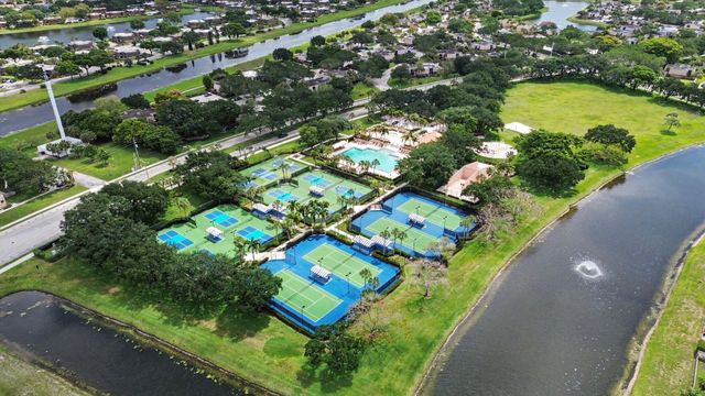 2631 Mohawk Circle, West Palm Beach, FL 33409