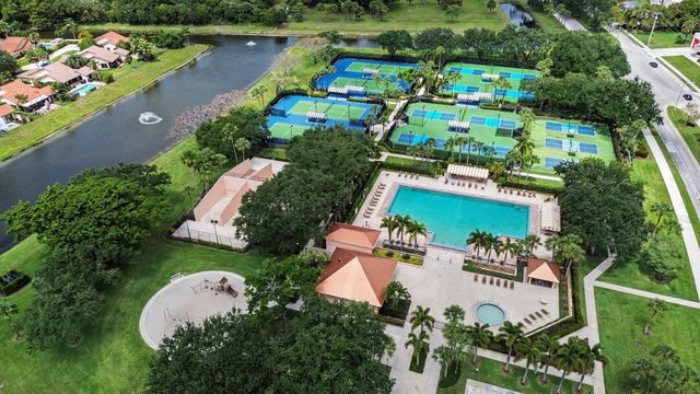 2631 Mohawk Circle, West Palm Beach, FL 33409