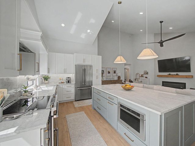 2631 Mohawk Circle, West Palm Beach, FL 33409