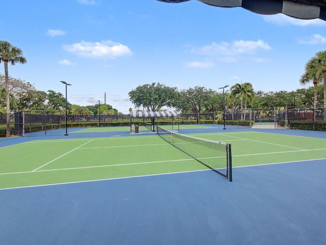 2631 Mohawk Circle, West Palm Beach, FL 33409