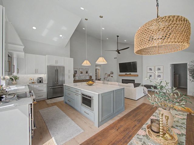 2631 Mohawk Circle, West Palm Beach, FL 33409