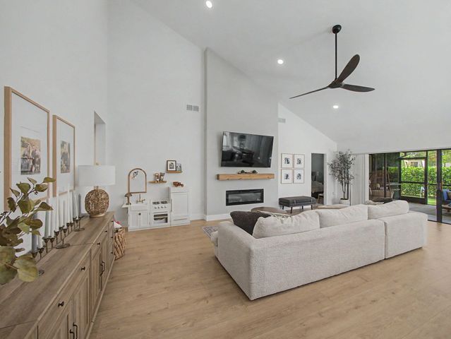 2631 Mohawk Circle, West Palm Beach, FL 33409