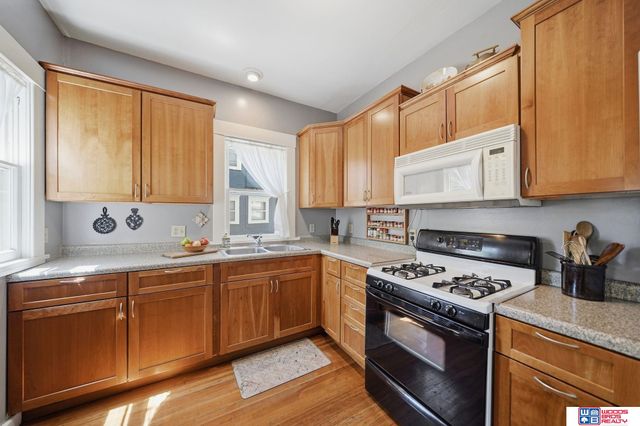 3237 R Street, Lincoln, NE 68503