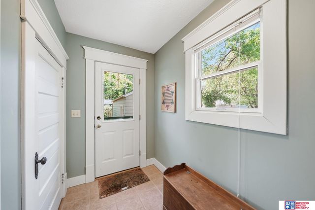 3237 R Street, Lincoln, NE 68503