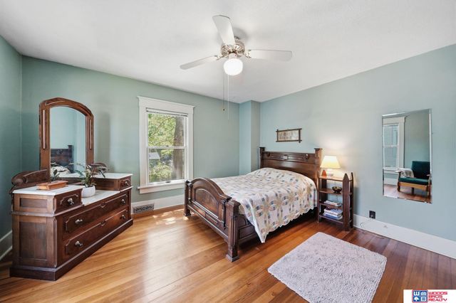 3237 R Street, Lincoln, NE 68503