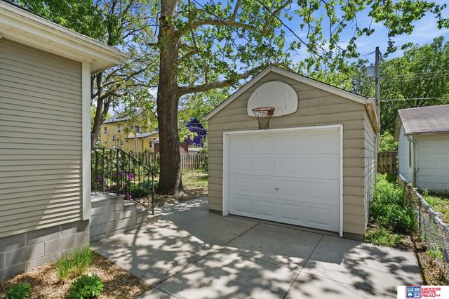 3237 R Street, Lincoln, NE 68503