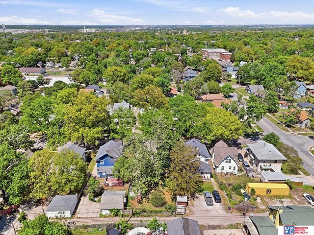 3237 R Street, Lincoln, NE 68503