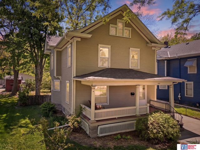 3237 R Street, Lincoln, NE 68503