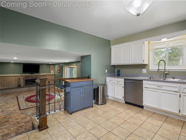 1236 Beemer Court, Oxford Charter Township, MI 48371