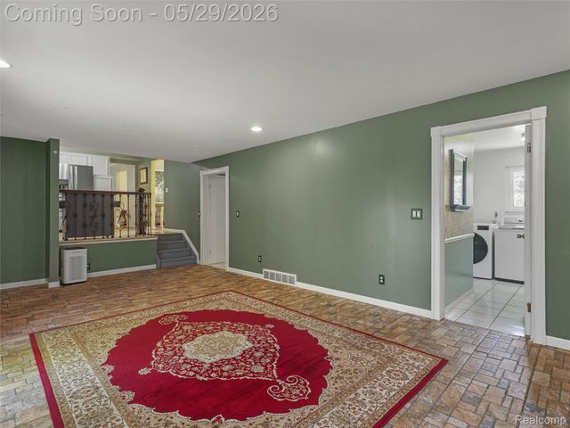 1236 Beemer Court, Oxford Charter Township, MI 48371