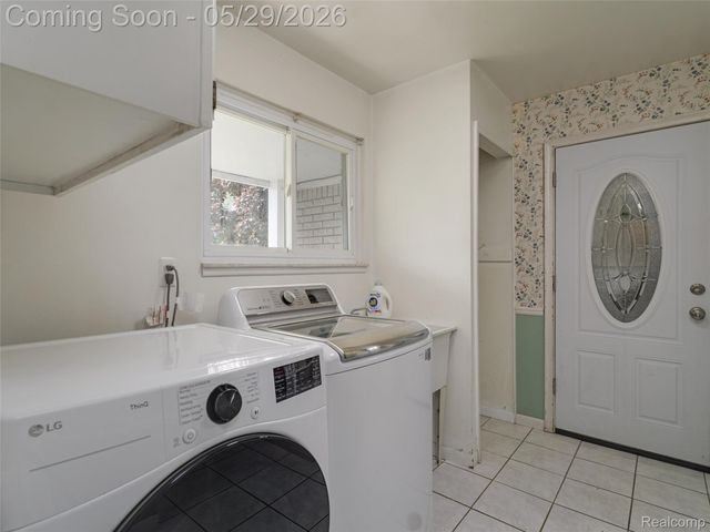 1236 Beemer Court, Oxford Charter Township, MI 48371