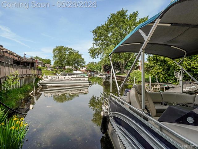 1236 Beemer Court, Oxford Charter Township, MI 48371