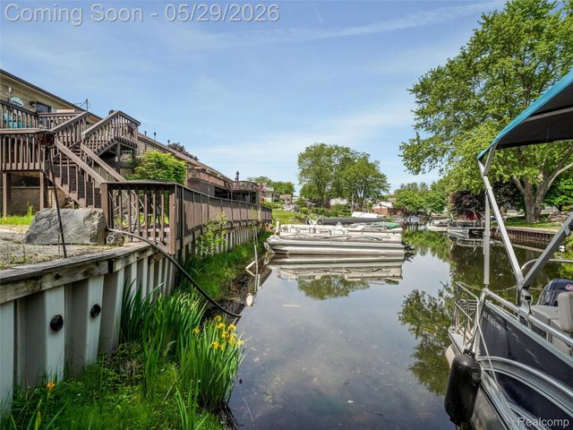 1236 Beemer Court, Oxford Charter Township, MI 48371