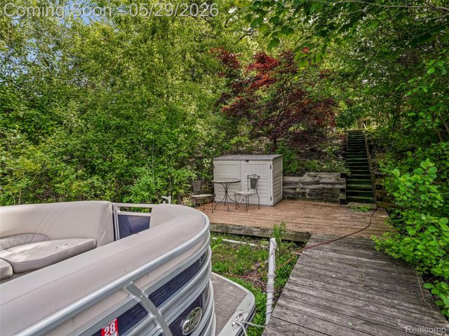 1236 Beemer Court, Oxford Charter Township, MI 48371
