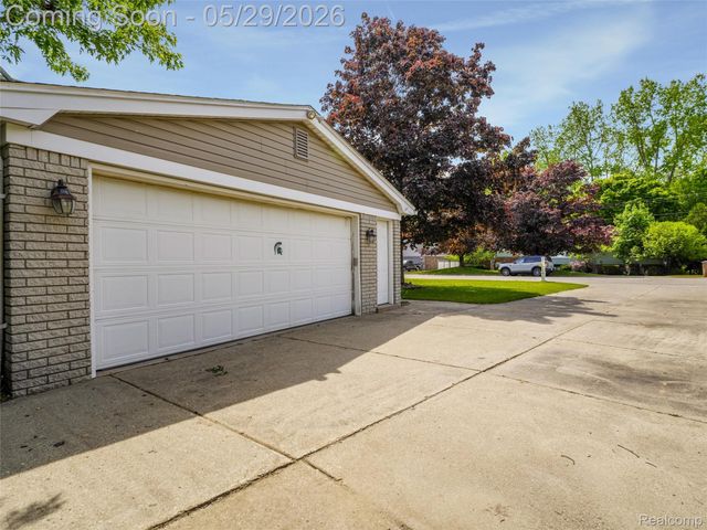 1236 Beemer Court, Oxford Charter Township, MI 48371