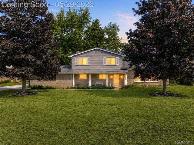 1236 Beemer Court, Oxford Charter Township, MI 48371