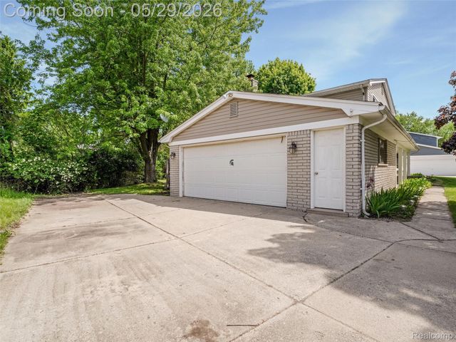 1236 Beemer Court, Oxford Charter Township, MI 48371