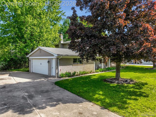 1236 Beemer Court, Oxford Charter Township, MI 48371