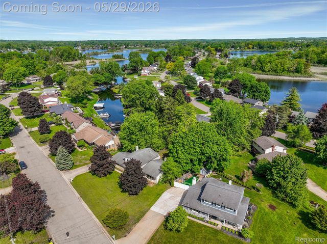 1236 Beemer Court, Oxford Charter Township, MI 48371