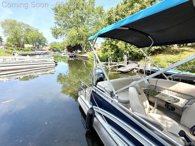 1236 Beemer Court, Oxford Charter Township, MI 48371