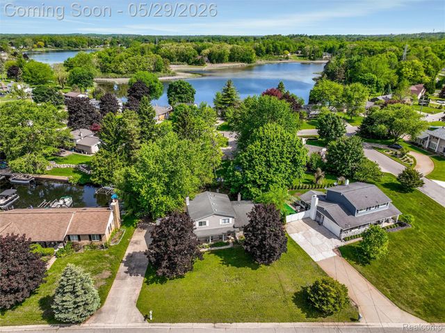 1236 Beemer Court, Oxford Charter Township, MI 48371