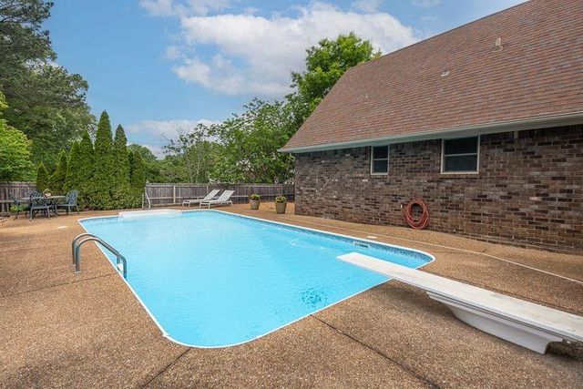 1551 CORDOVA RD, Germantown, TN 38138