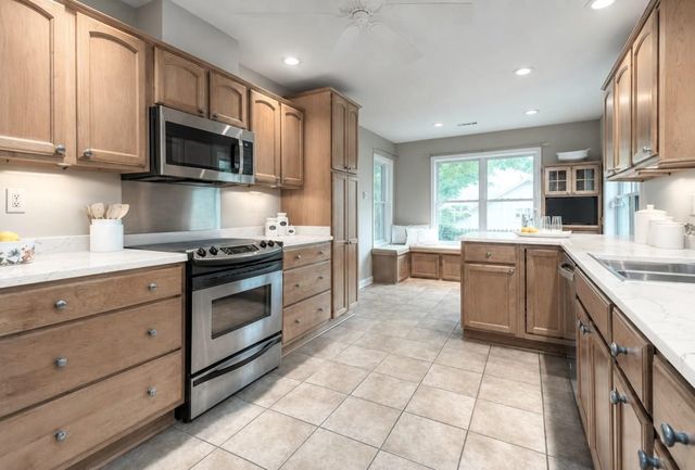 1551 CORDOVA RD, Germantown, TN 38138