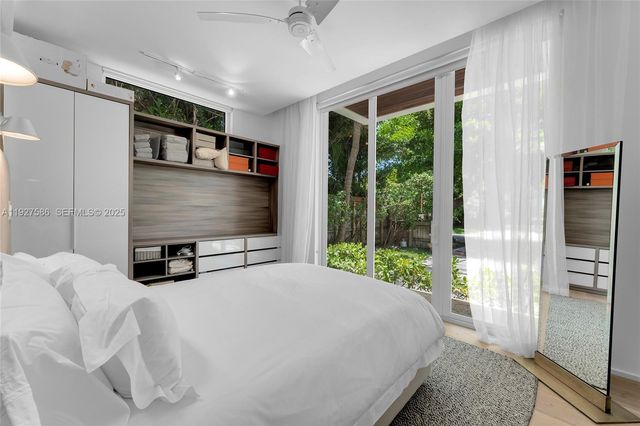 335 W 46th St, Miami Beach, FL 33140