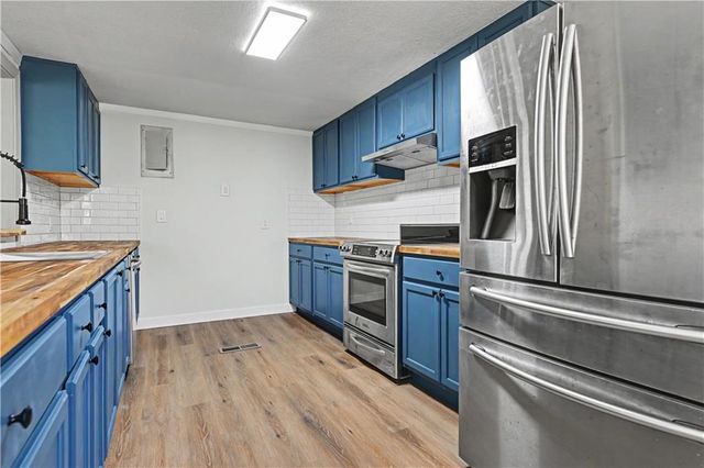 25609 Lake Annette Road, Freeman, MO 64746