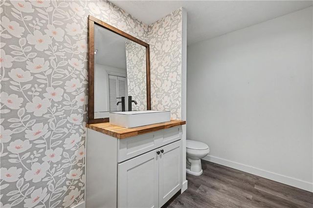 25609 Lake Annette Road, Freeman, MO 64746