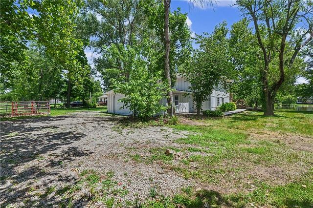25609 Lake Annette Road, Freeman, MO 64746