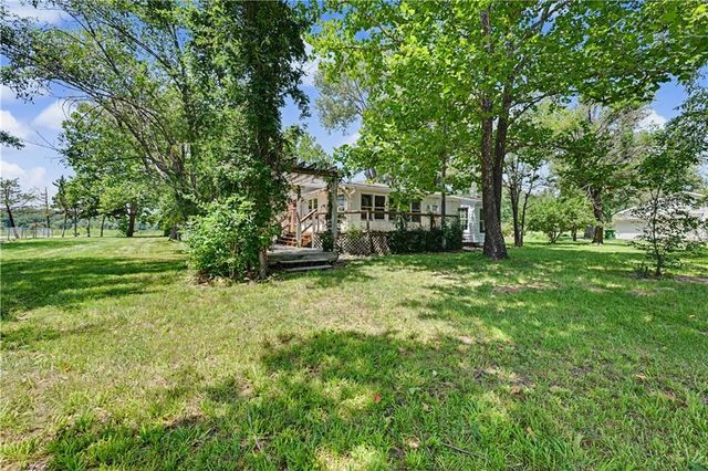 25609 Lake Annette Road, Freeman, MO 64746