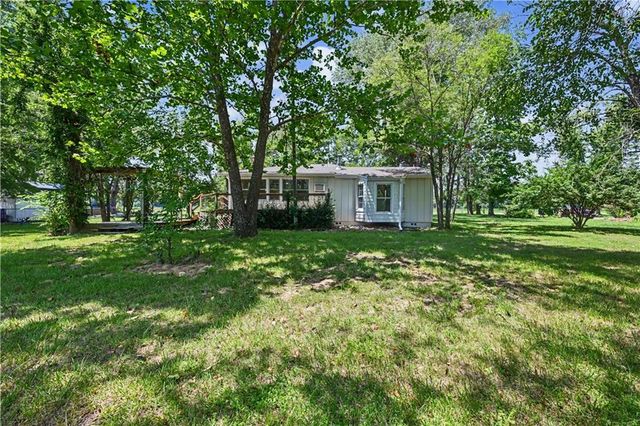 25609 Lake Annette Road, Freeman, MO 64746