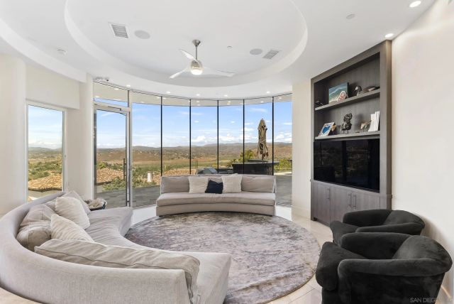 13220 Highlands Ranch Rd, Poway, CA 92064