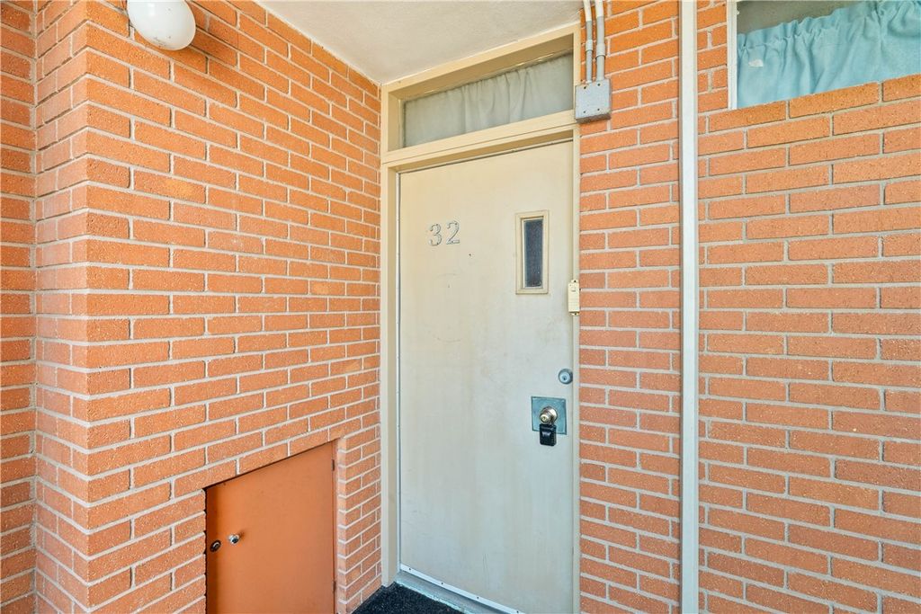 4302 Ocean Dr 32, Corpus Christi, TX 78412 — exterior