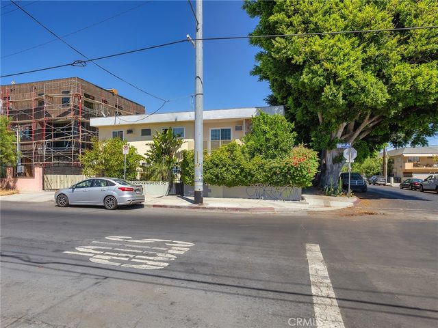 6904 Radford Avenue 7, North Hollywood, CA 91605