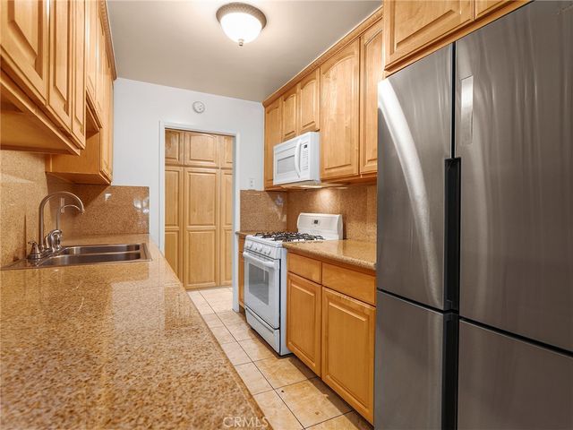 6904 Radford Avenue 7, North Hollywood, CA 91605